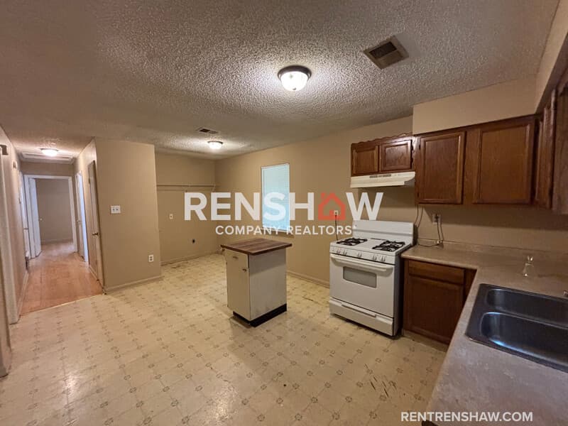 Memphis House: 3257 Garver Rd