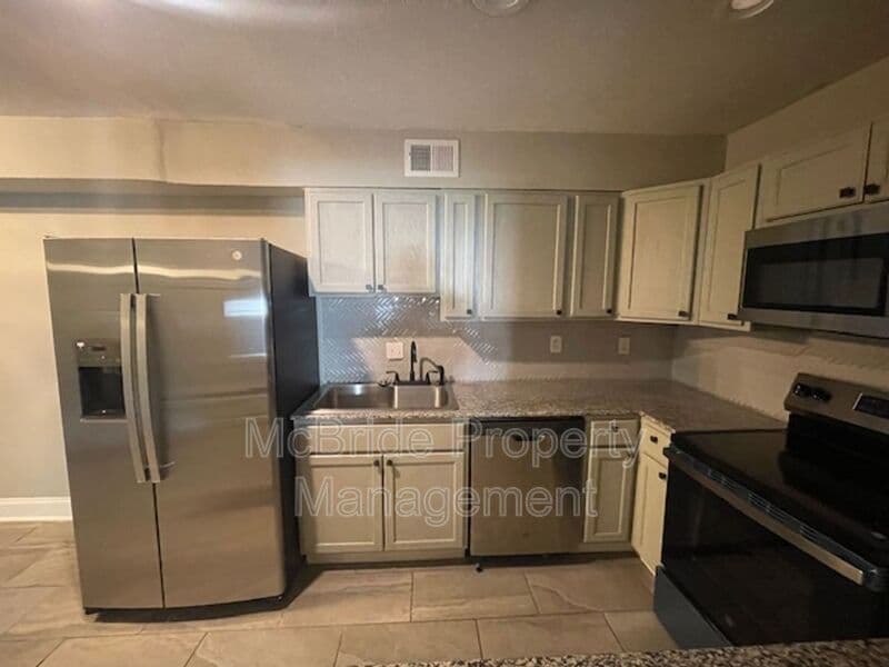 Augusta Townhome: 1017 Stevens Creek Road