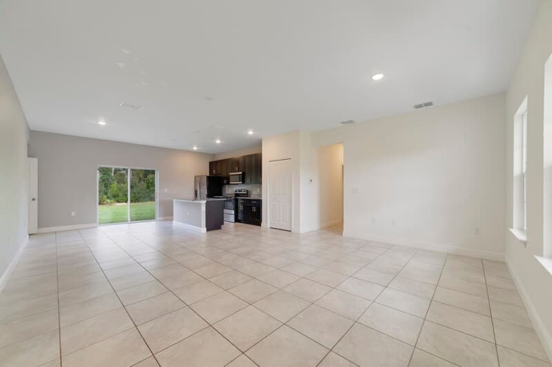 Ocala House: 464 Marion Oaks Dr