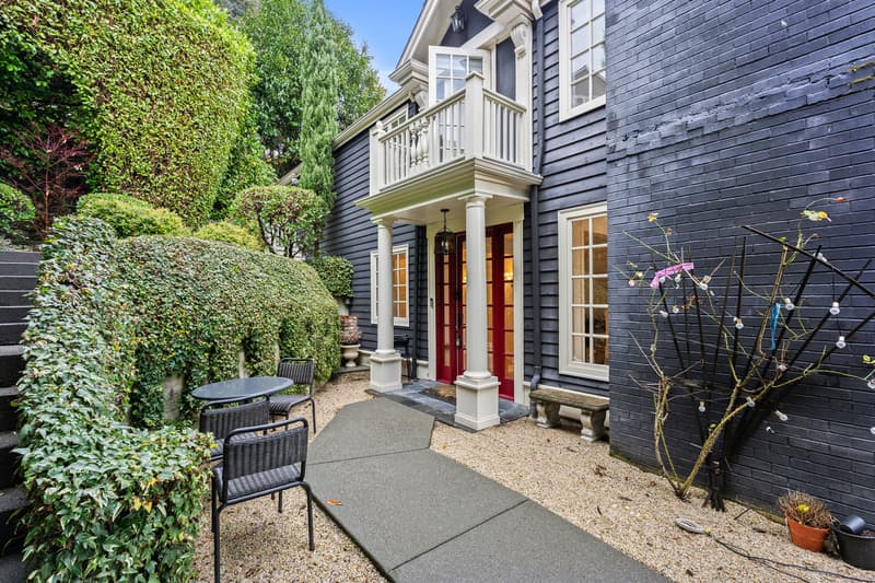 Seattle House: 1435 Newport Way
