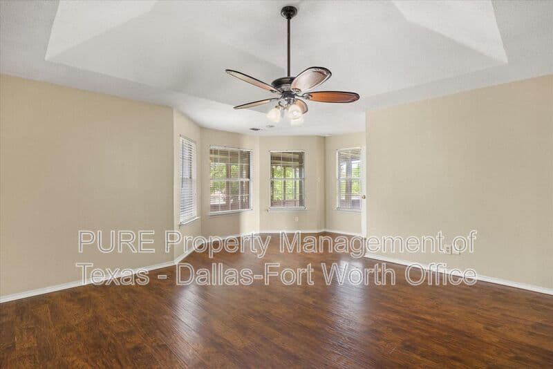 Granbury House: 3905 Frisco Cir