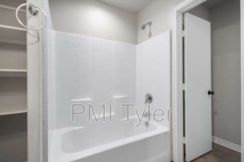 Tyler Condo: 1800 West Oakwood Street