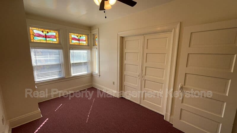 Pittsburgh House: 1122 Greenfield Avenue