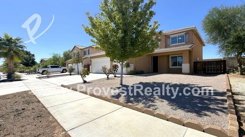 Hesperia House: 9172 Ocotillo Ave