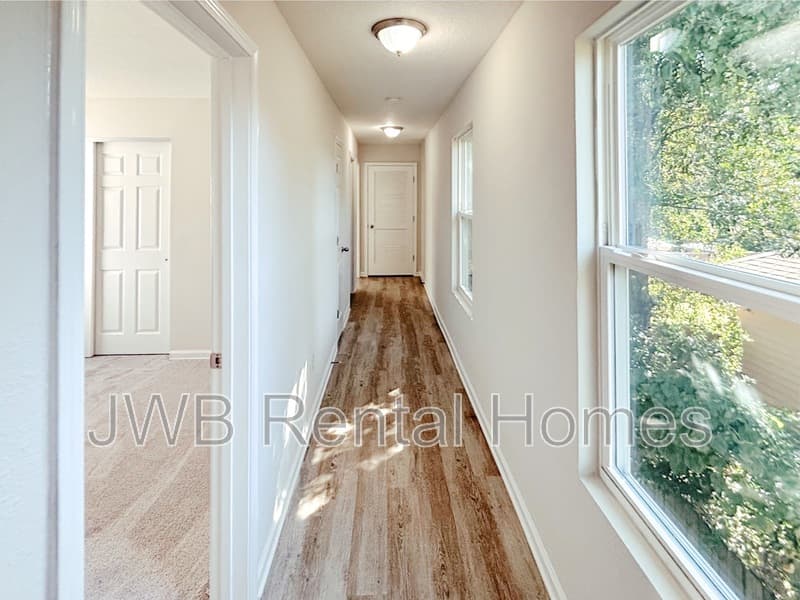 Jacksonville House: 8604 Dandy Ave