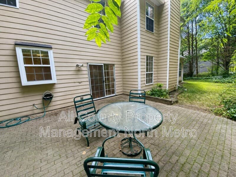 Alpharetta House: 2720 Two Rock Court