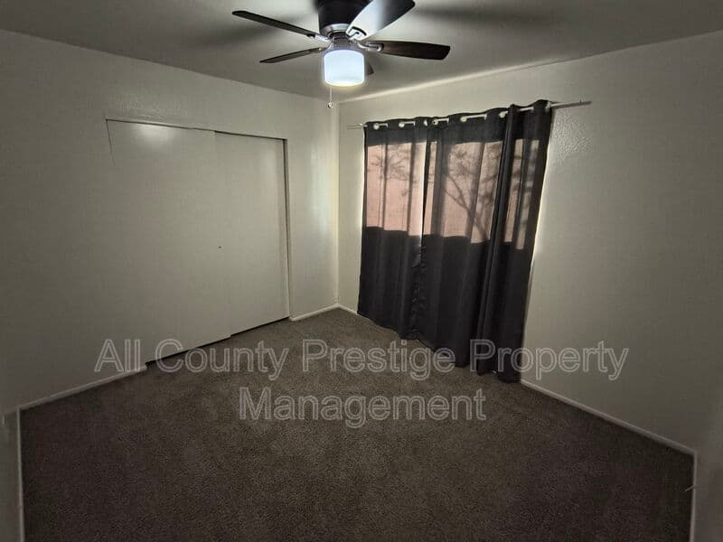 Glendale Townhome: 7524 N 47th Dr.