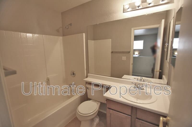 Phoenix House: 5313 W Albeniz Pl