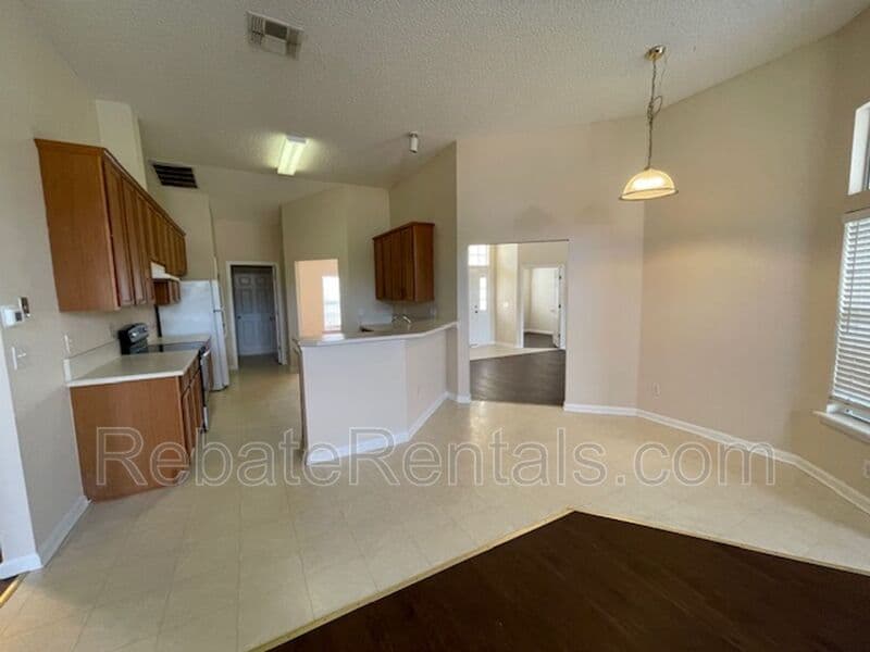 Jacksonville House: 5009 Grand Lakes Drive