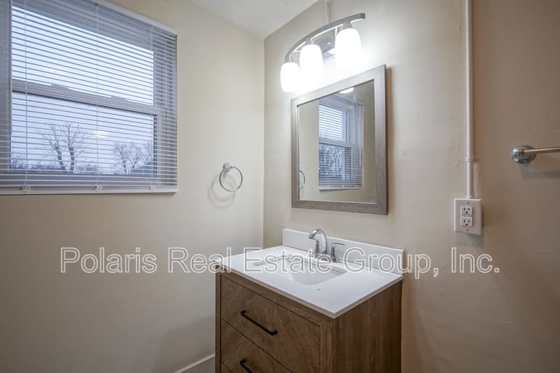 Lebanon Condo: 208 W Williams St
