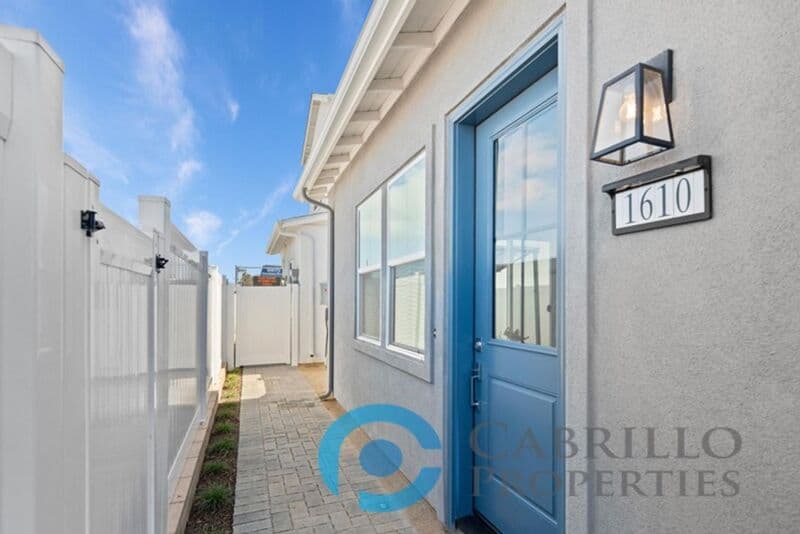 San Diego Condo: 1654 Neptune Ave