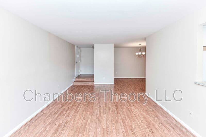 Reston Condo: 11244 Chestnut Grove Sq.