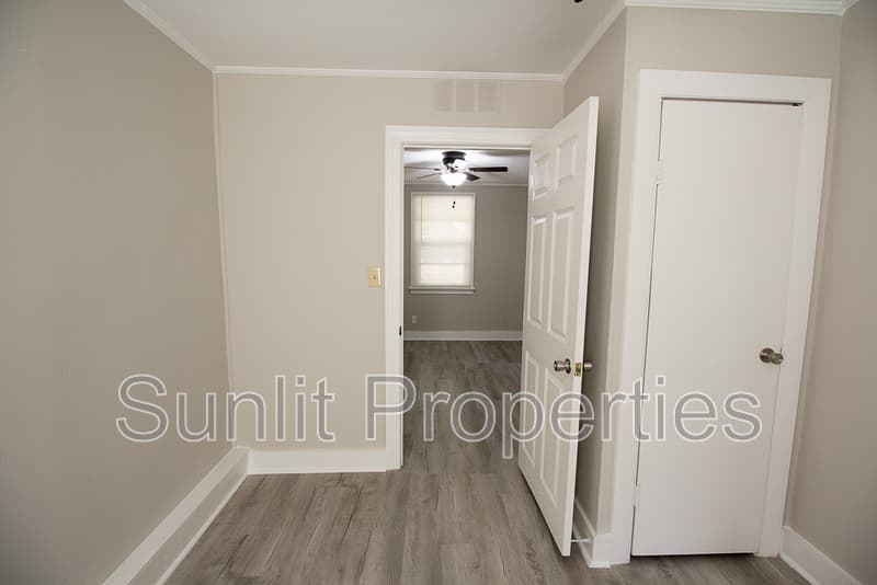 Athens House: 2590 Danielsville Rd