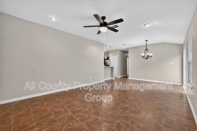 Fort Worth House: 756 River Garden Drive