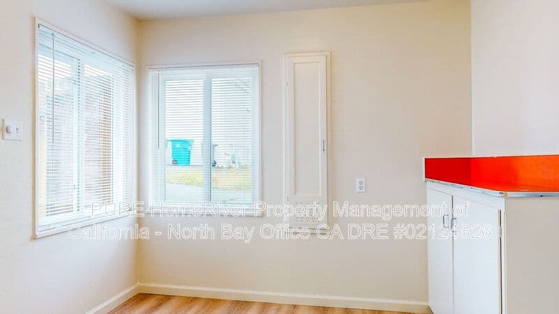 Santa Rosa House: 4942 Sonoma Hwy