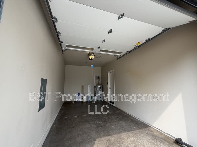 Keizer Townhome: 4035 Filbert St NE, Keizer, OR 97303