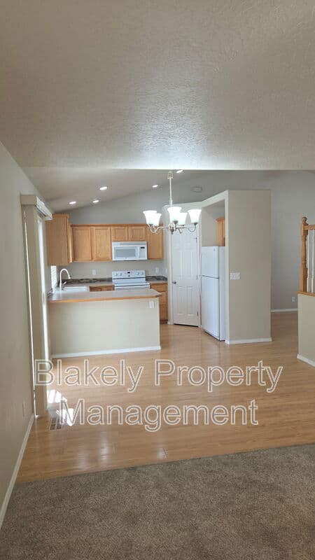 Nampa House: 72 N. Pleasant Hill Dr.