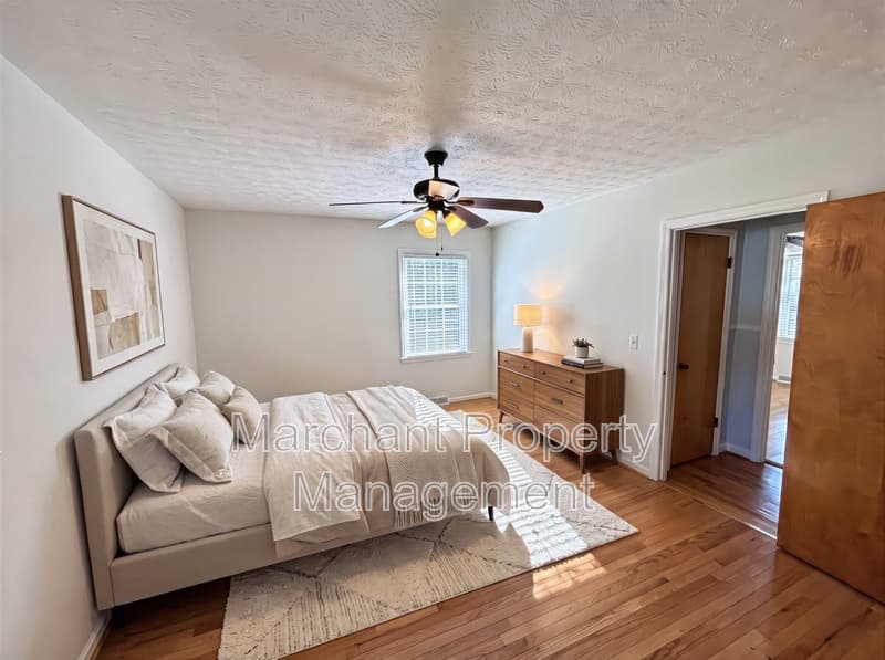 Travelers Rest House: 16 Farmington Trail