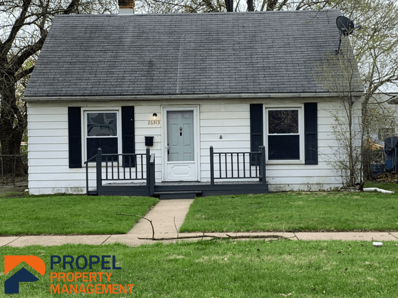 Redford Charter Township House: 26313 Southwestern Highway