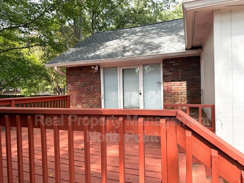 Roswell House: 199 Prospect Street