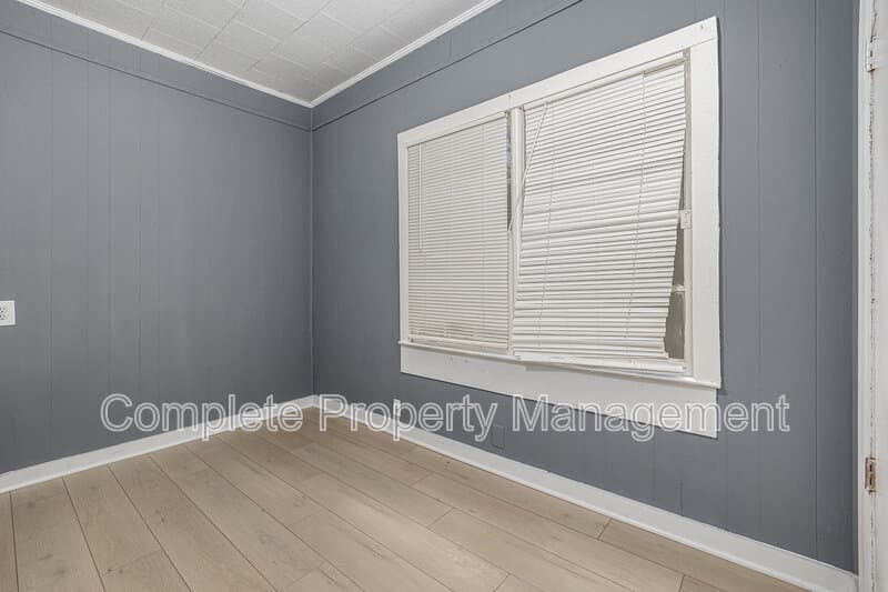 Bessemer House: 5906 5th Street South
