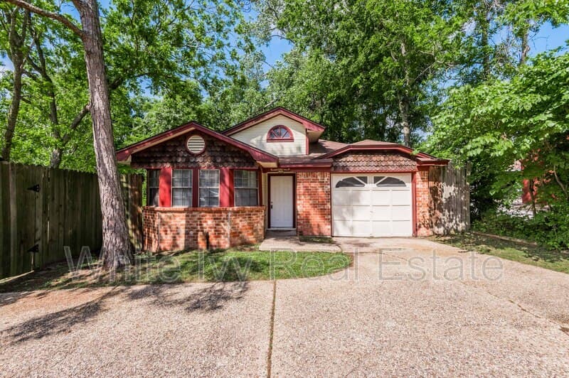 Huntsville House: 610 Normal Park Dr
