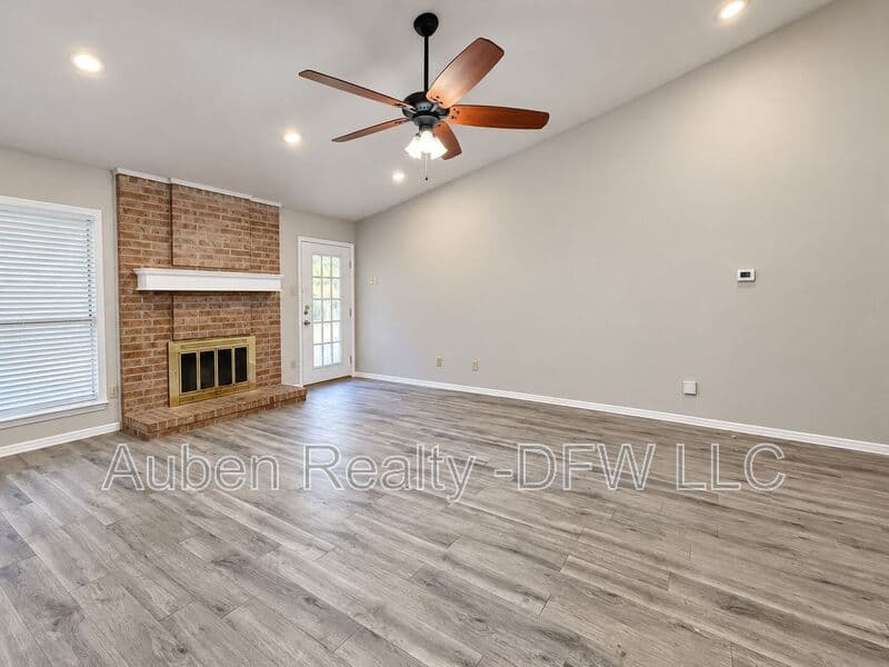 Duncanville House: 1038 Cedar Run Drive