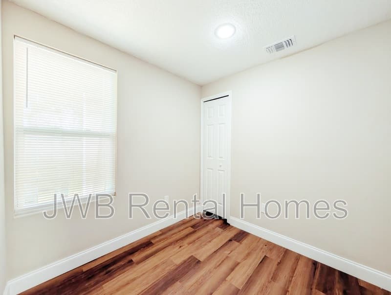 Jacksonville House: 4823 Waller St