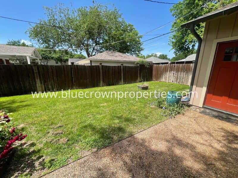 Dallas House: 5521 Richmond Ave