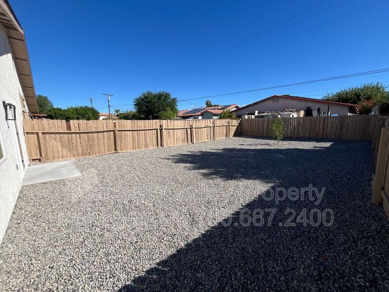 Cathedral City House: 32610 Pueblo Trl