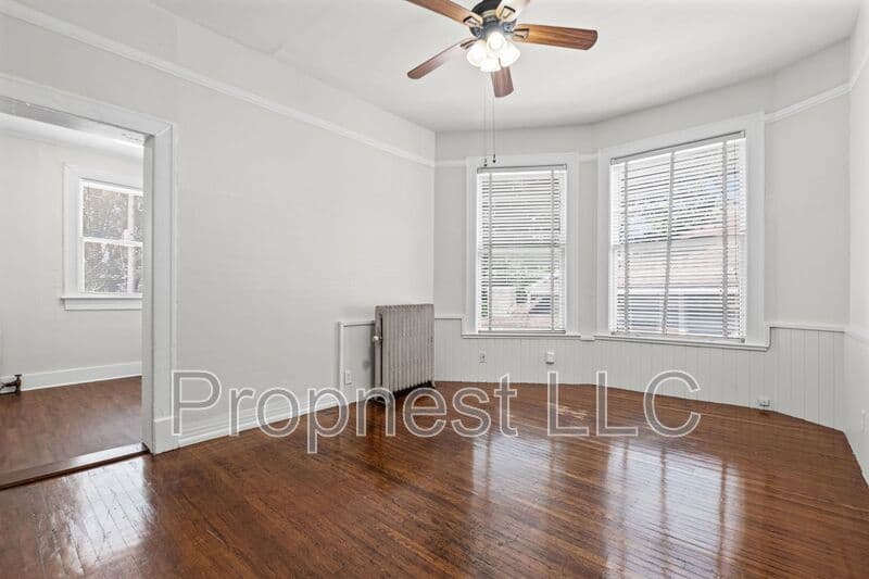 Memphis House: 1306 Carr Ave