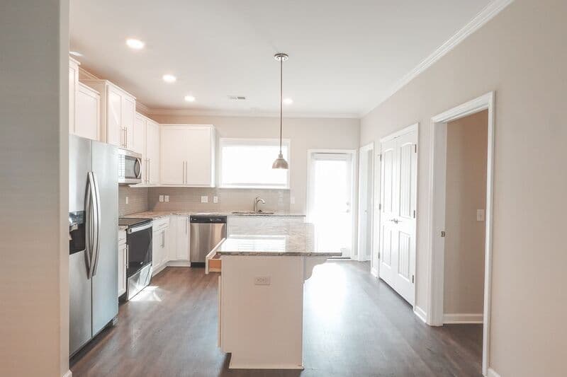 Savannah House: 94 Reese Way