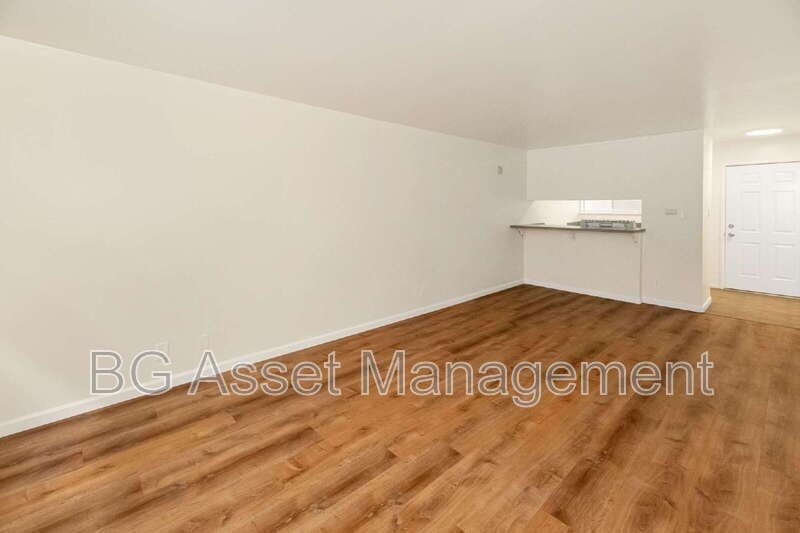 Oakland Condo: 3600 Dimond Avenue