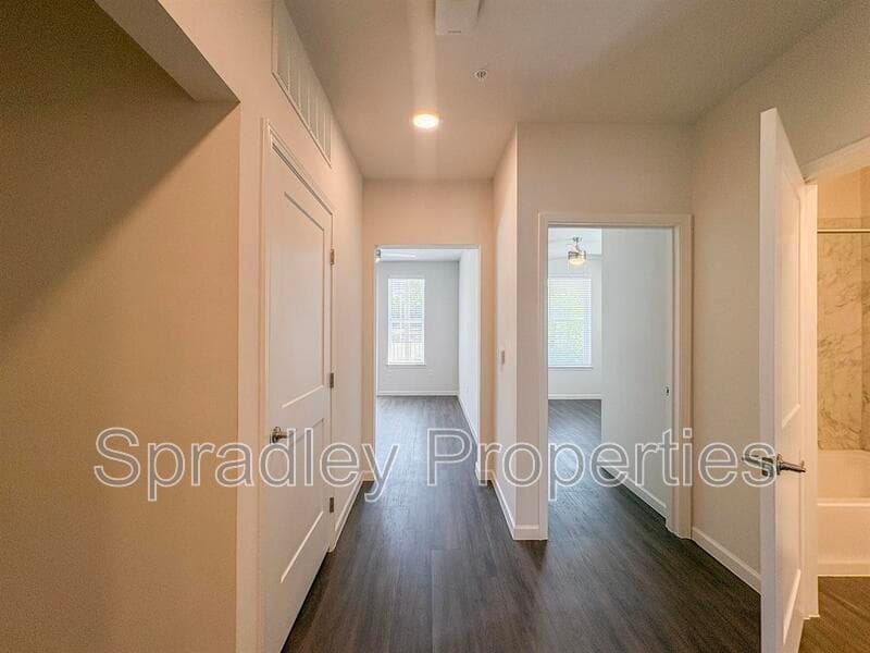 Belton Condo: 710 Shine St, Apt 1302