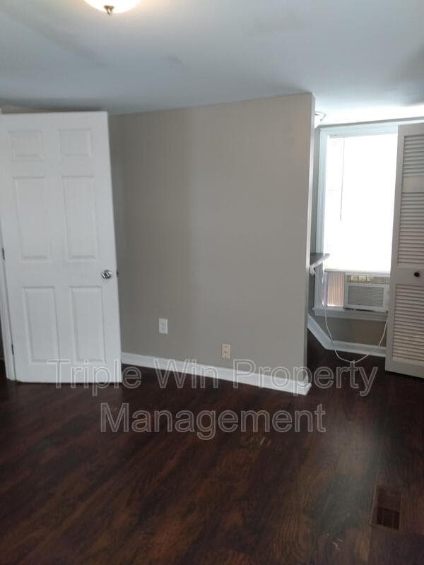 St. Louis House: 236 Wachtel Ave