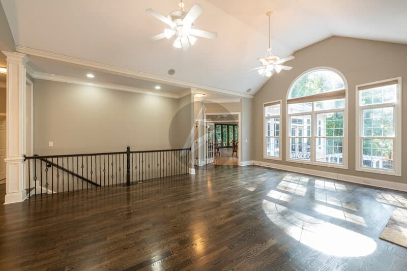 Kennesaw House: 5211 Hadaway Rd NW