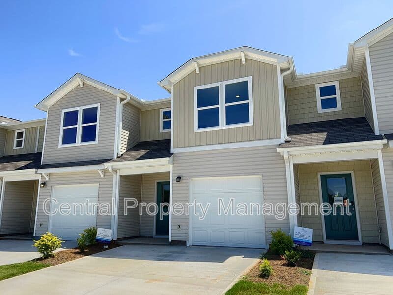 Spartanburg House: 6014 Tavener Drive
