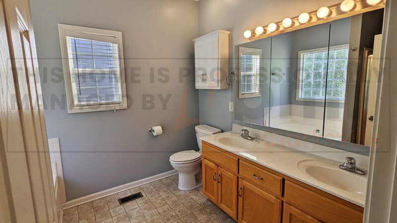 Clarksville House: 3317 Sunny Slope Drive