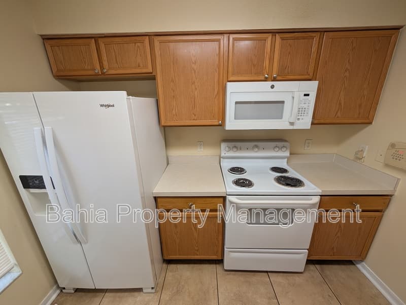 Tampa Townhome: 4053 Dolphin Dr