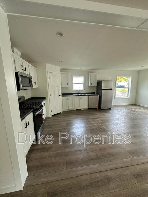 Utica House: 224 Tipperary Drive