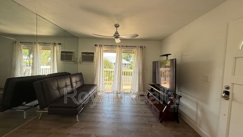 Kihei Condo: 480 Kenolio Road
