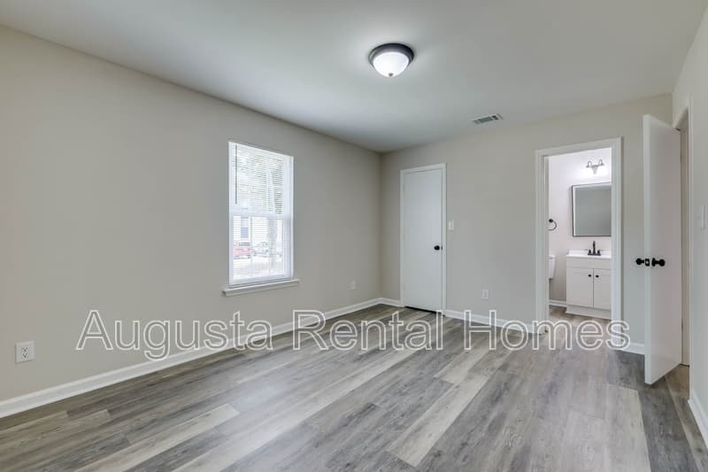North Augusta Condo: 37 Conifer Court