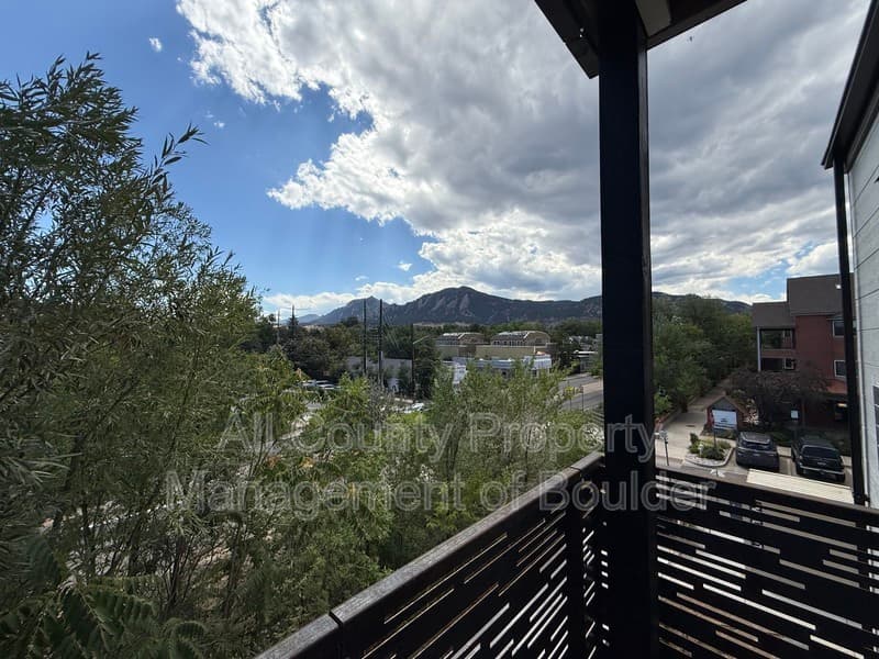 Boulder Condo: 2301 Pearl St