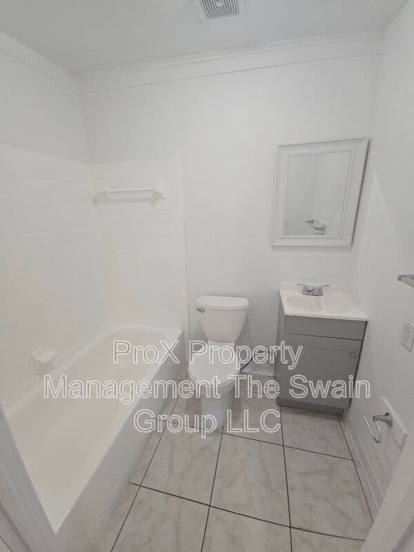 Dundee Condo: 218 Florida Ave
