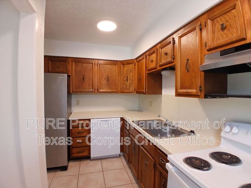 Corpus Christi Condo: 5001 Middlecoff Rd