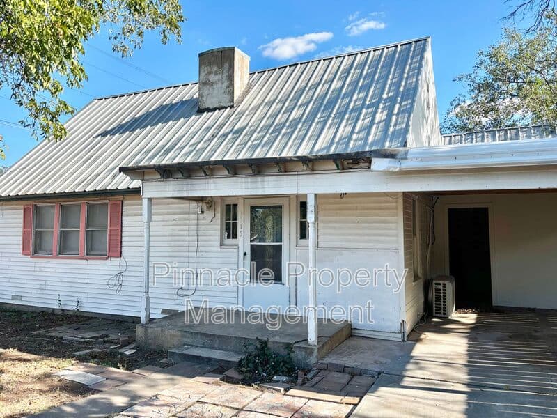 San Angelo House: 1315 Guadalupe St