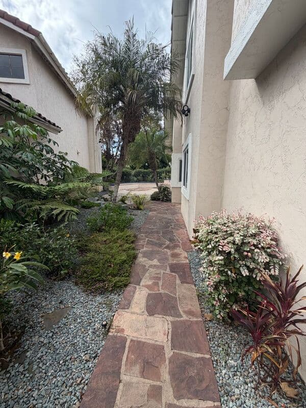 San Diego House: 7110 Caminito Zabala