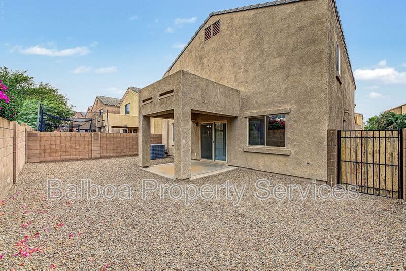Florence House: 6135 E Paradise Ln
