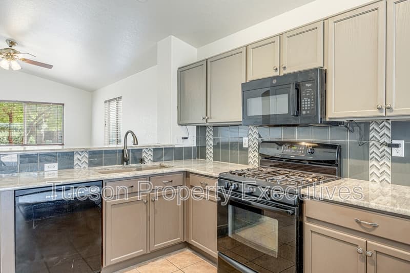 Vail House: 796 South Painted River Way