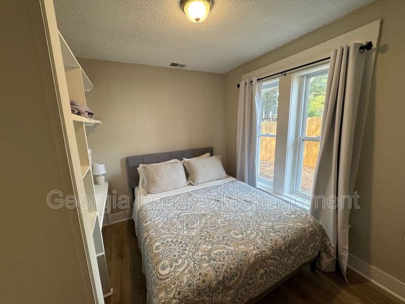 Athens House: 275 Boulevard Heights